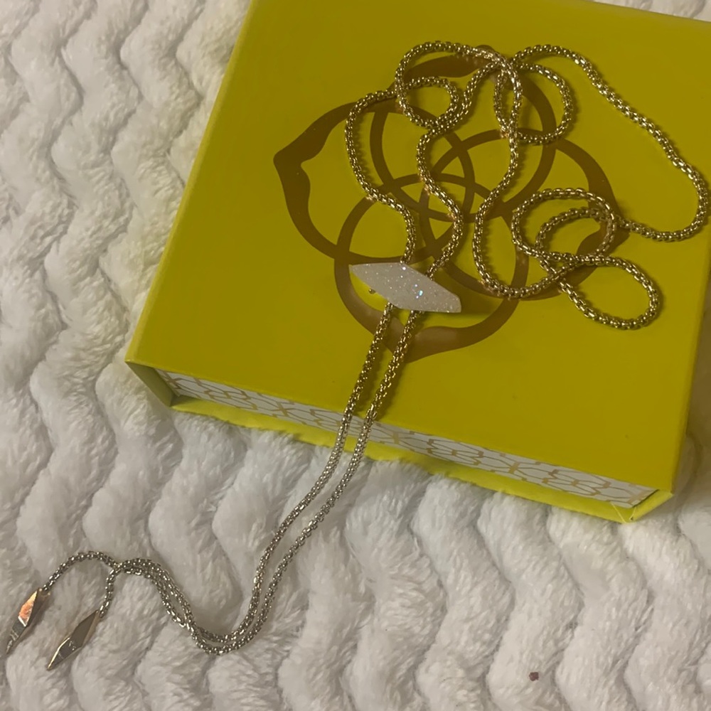 Kendra Scott necklace